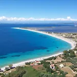 Beachfront Galazio Σπίτι διακοπών