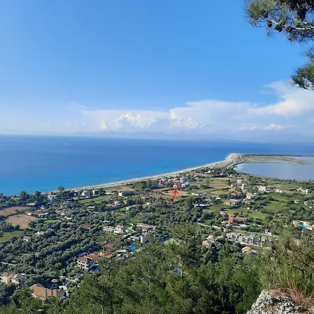 Beachfront Galazio Ваканционна къща *